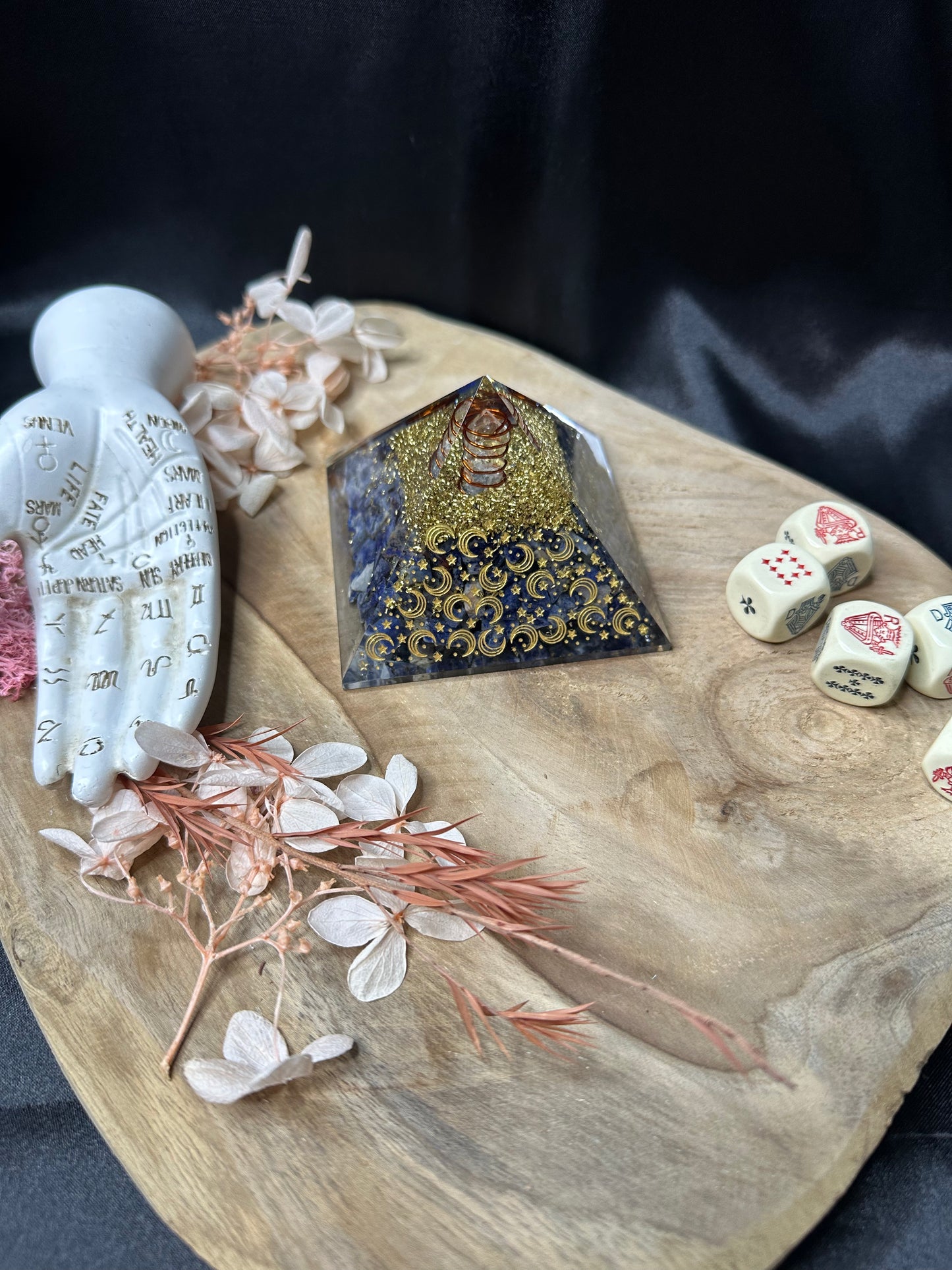 Orgonite Pyramide Sodalite - Clarté & Protection