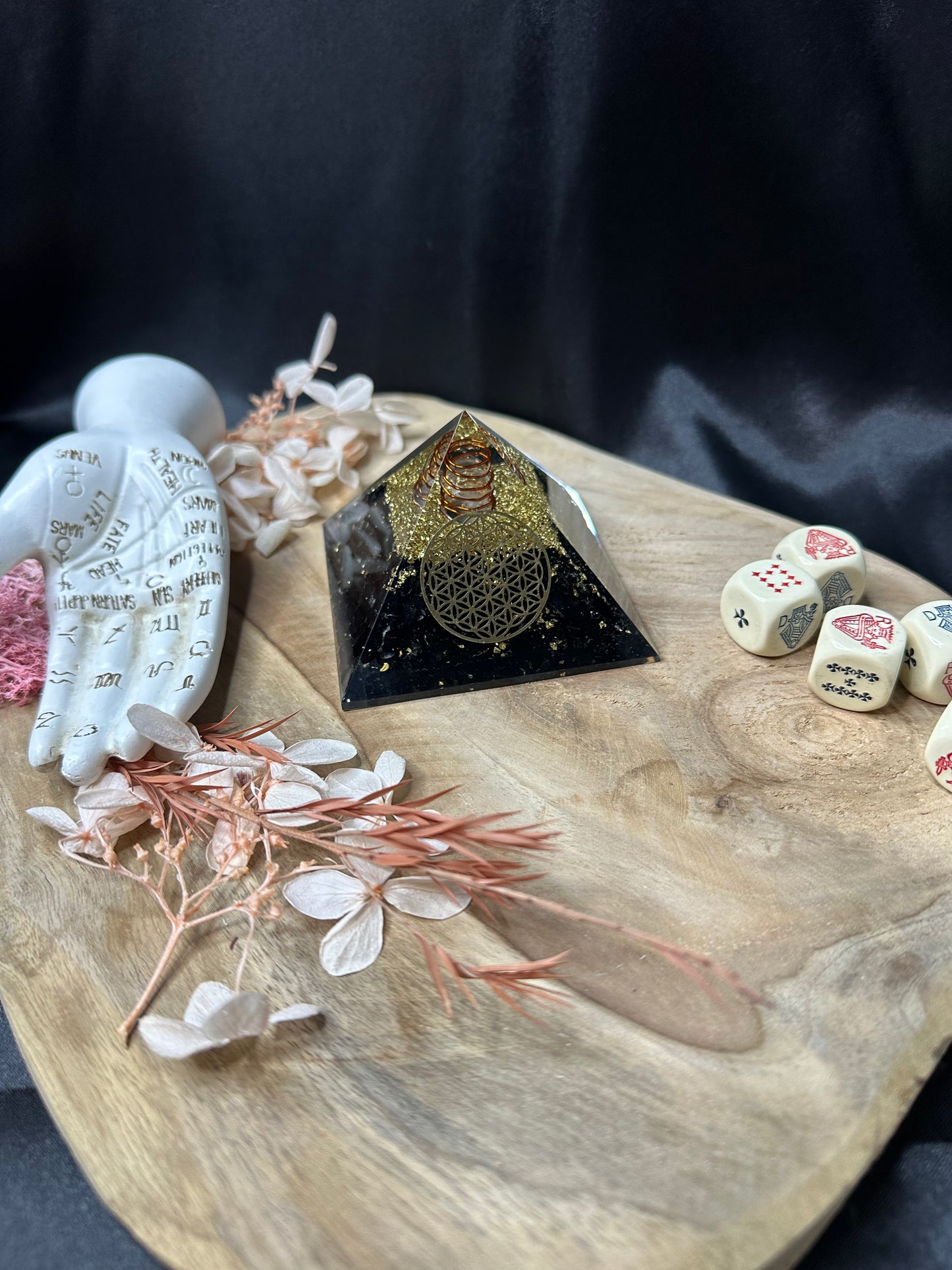 Orgonite Pyramide Tourmaline Fleur de Vie - Protection & Purification