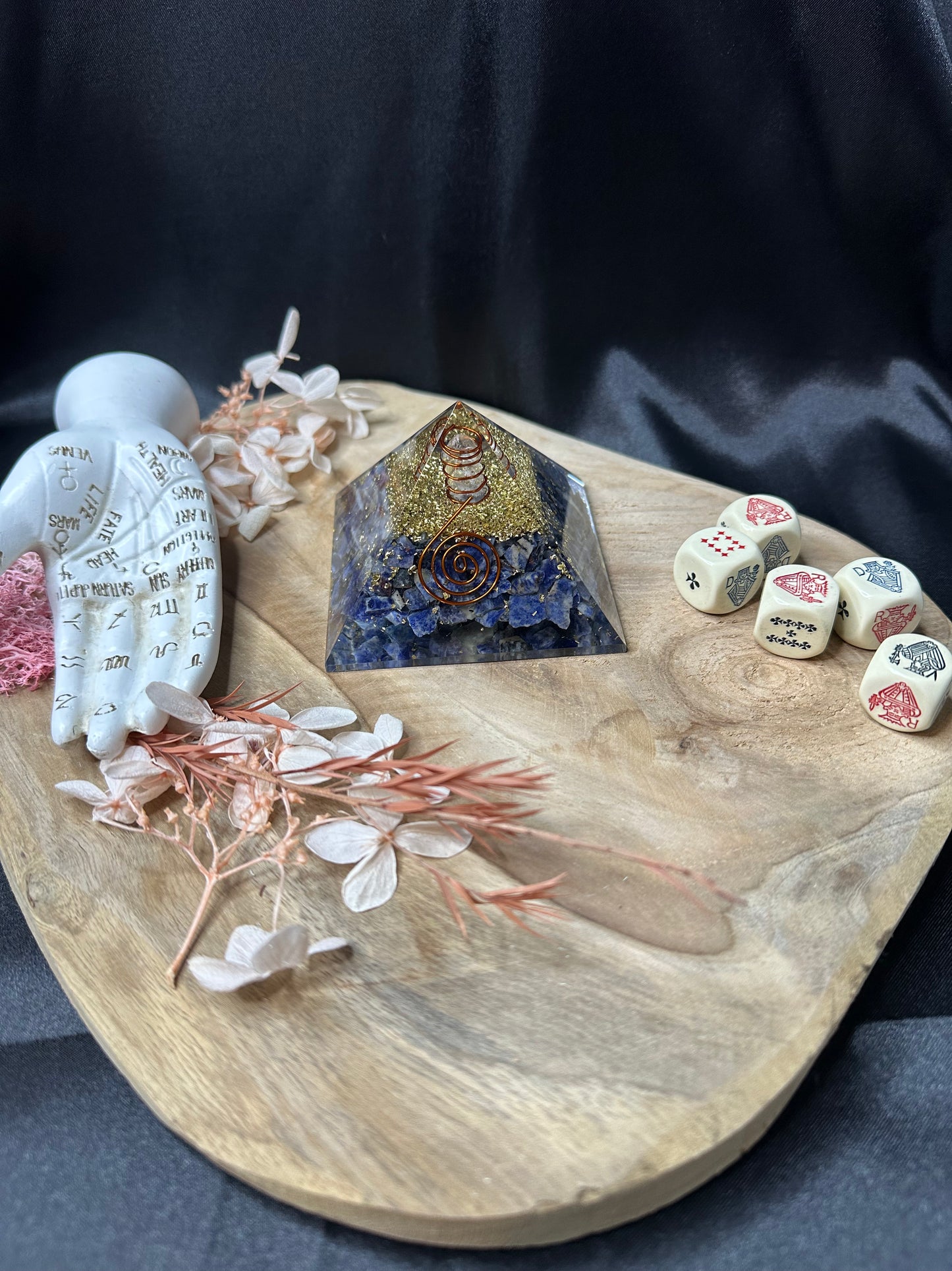 Orgonite Pyramide Sodalite - Clarté & Protection